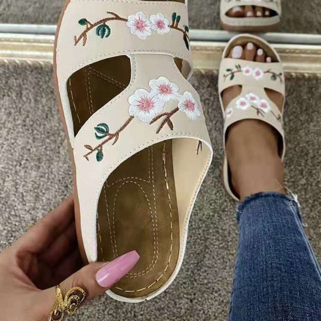 Billlnai Fashion Embroider Soft Slippers Women Summer Open Toe Flock Comfort Beach Shoes Mujer 2023 Outdoor Thick Bottom Slippers
